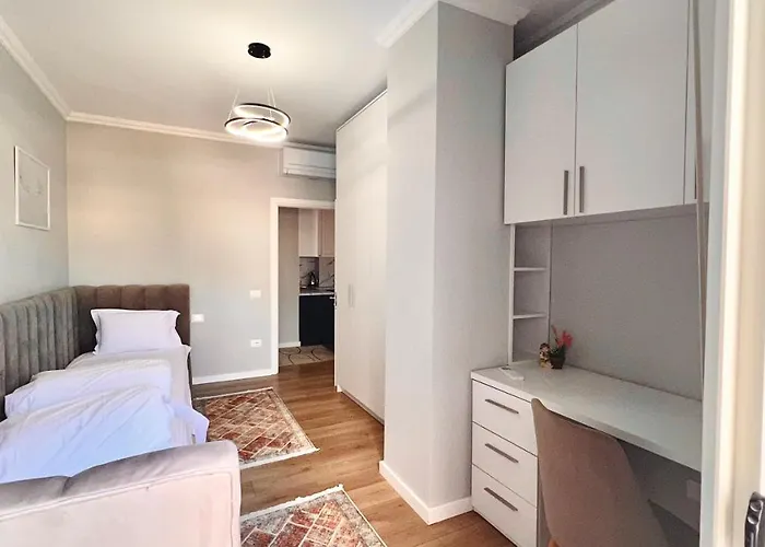 Zeus Apartament *