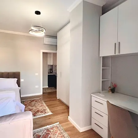 Zeus Apartment *